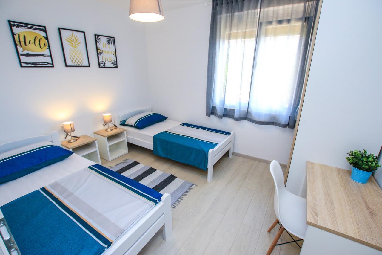Family Beach Apartments Peroj Dış mekan fotoğraf