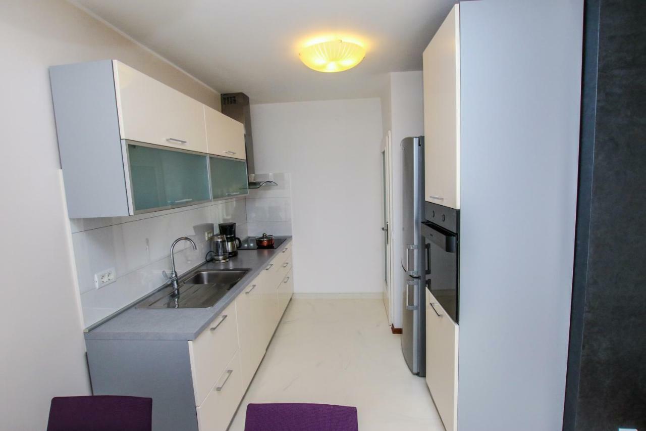 Family Beach Apartments Peroj Dış mekan fotoğraf
